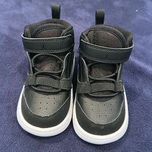 NEW! Jordans Toddler Sneakers Black/White 6C